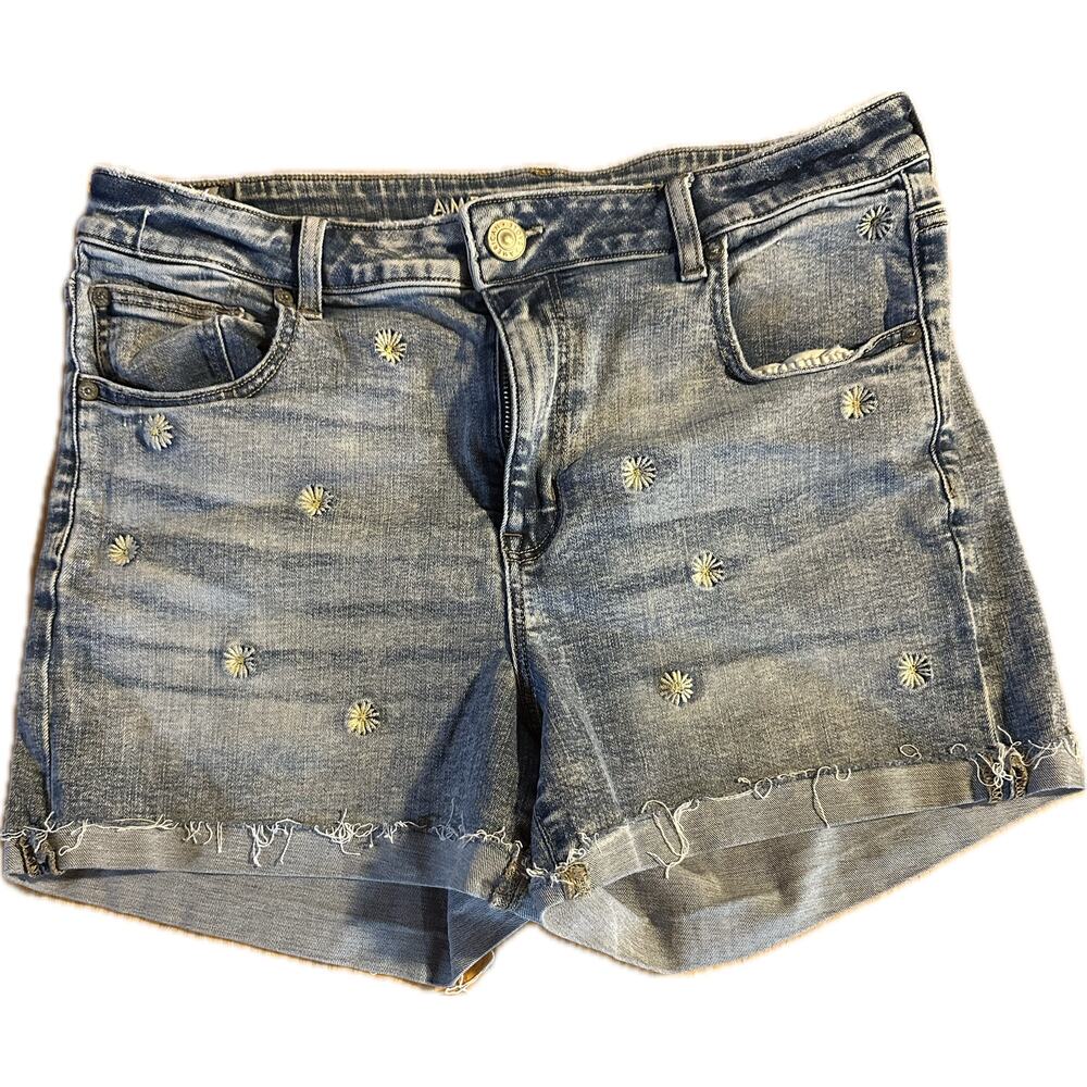 American Eagle Women's Embroidered Daisy Denim Shorts Size‎ 16